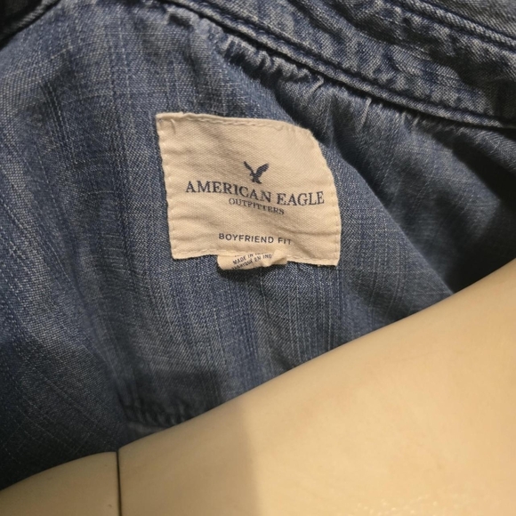 American Eagle‎ Outfitters Women's Blue Denim Button Down - Picture 2 of 2